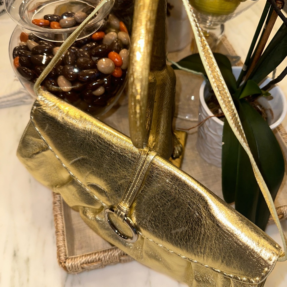 BCBG Max Azria Metallic Gold Clutch w/Attachable Shoulder Strap & Silver Ring - Picture 3 of 8
